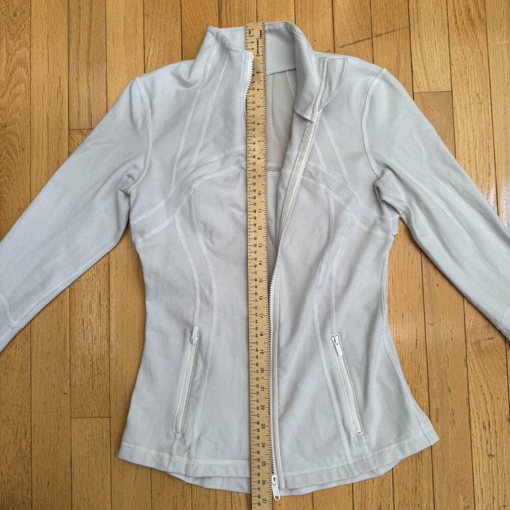 Lululemon Fitted Full Zip Athletic Jacket – Size 8 – Light Gray - Picture 11 of 11